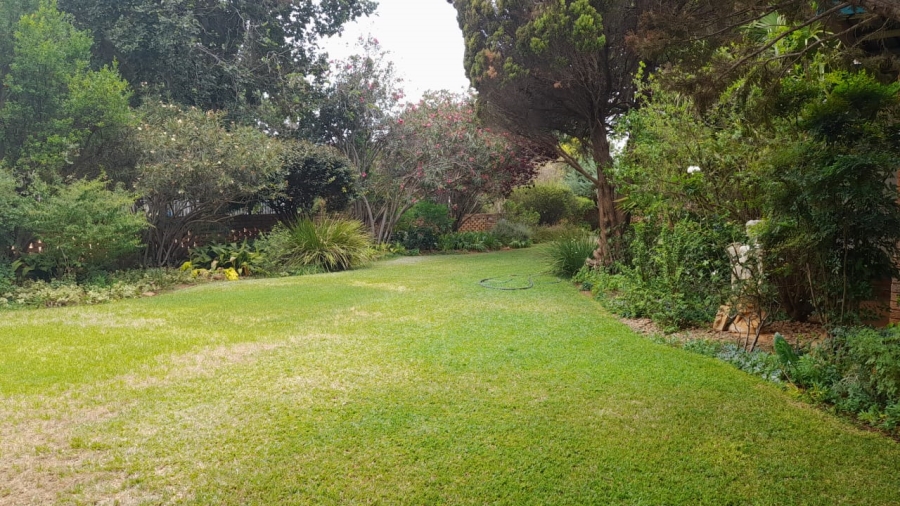 5 Bedroom Property for Sale in Hartbeesfontein North West